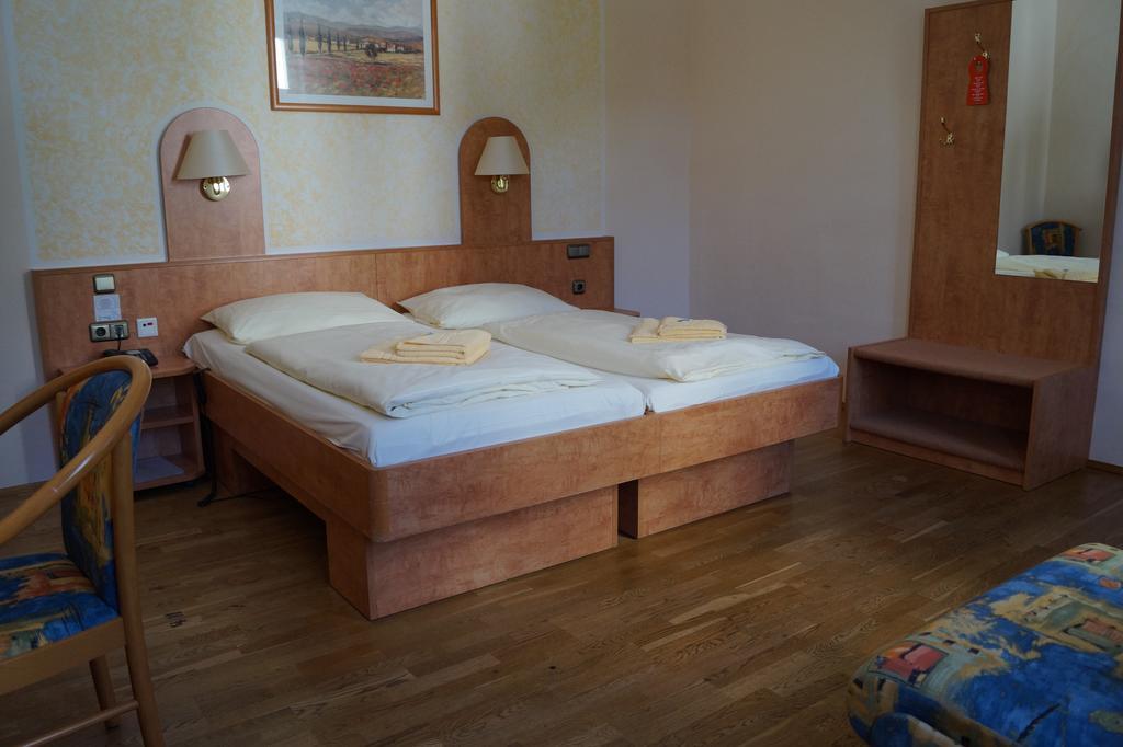 Behringen  Schlosshotel Am Hainich חדר תמונה