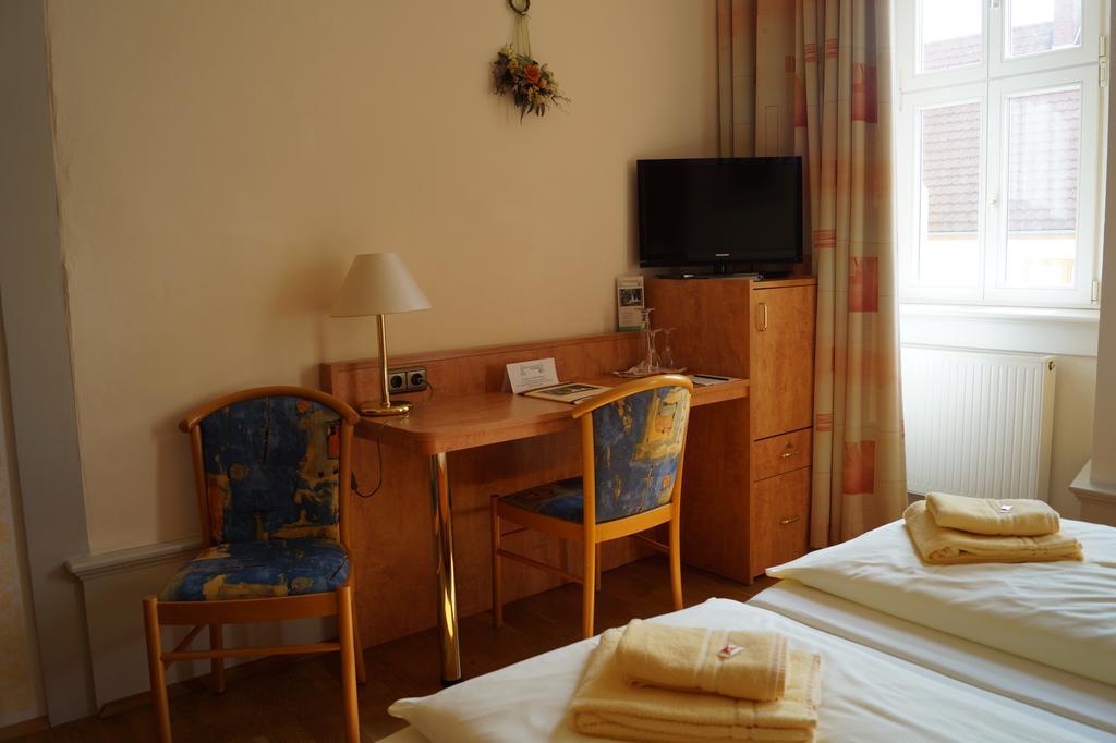 Behringen  Schlosshotel Am Hainich חדר תמונה